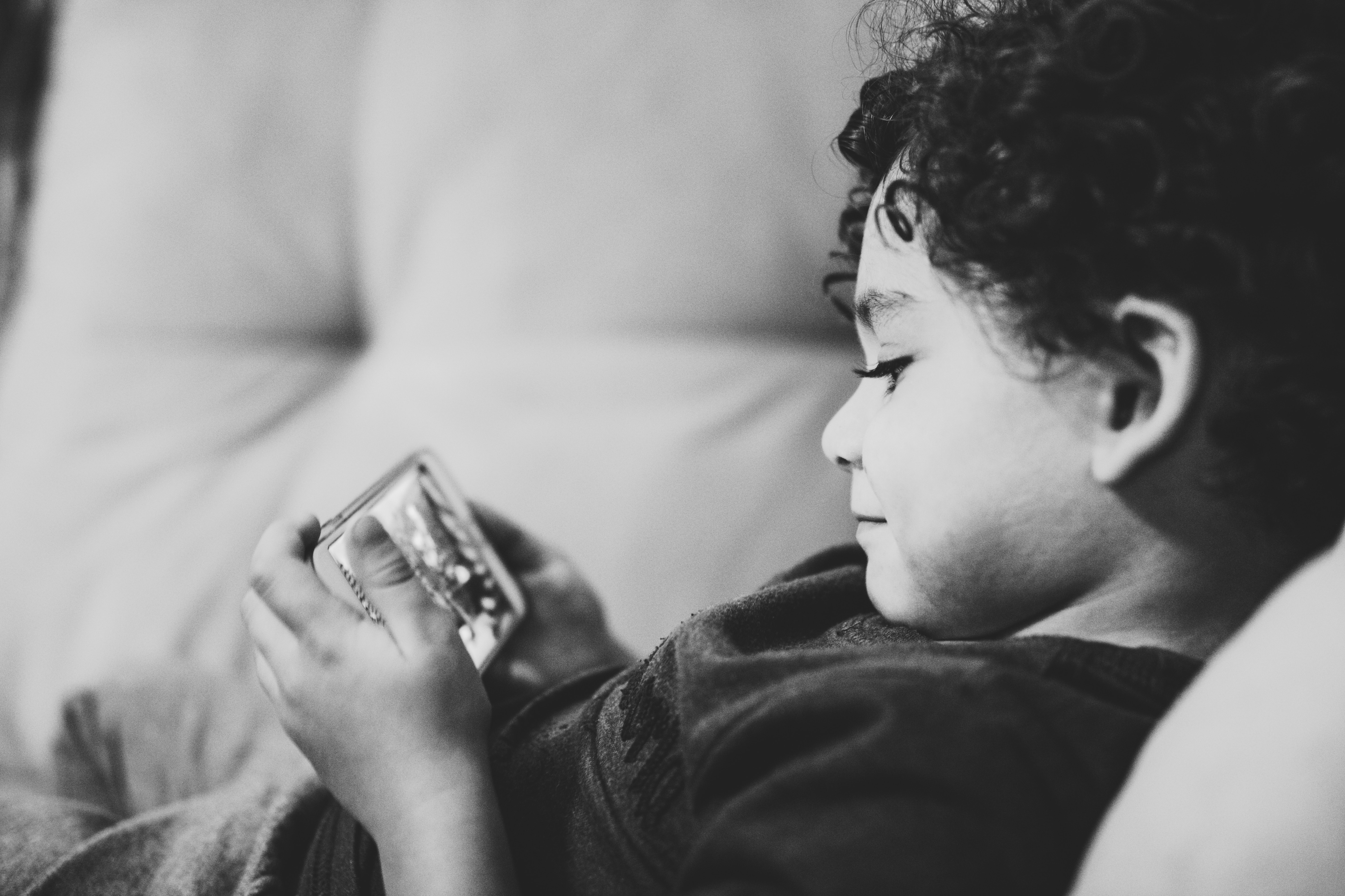 OLG: Smartphones für Kinder - gefährlich wie Junkfood