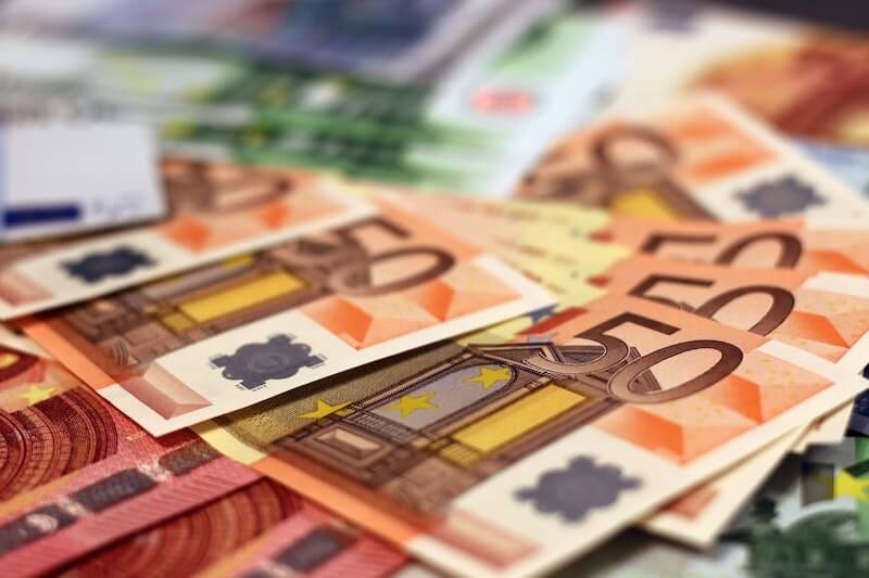 250.000 Euro: Sparkassenleiter wegen Untreue verurteilt