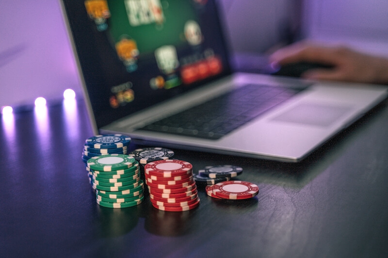 YouTuber und Influencer muss 480.000 Euro wegen Content zu illegalem Glücksspiel bezahlen