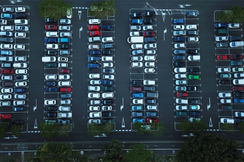 Rechts vor links - Was gilt auf Parkplätzen?