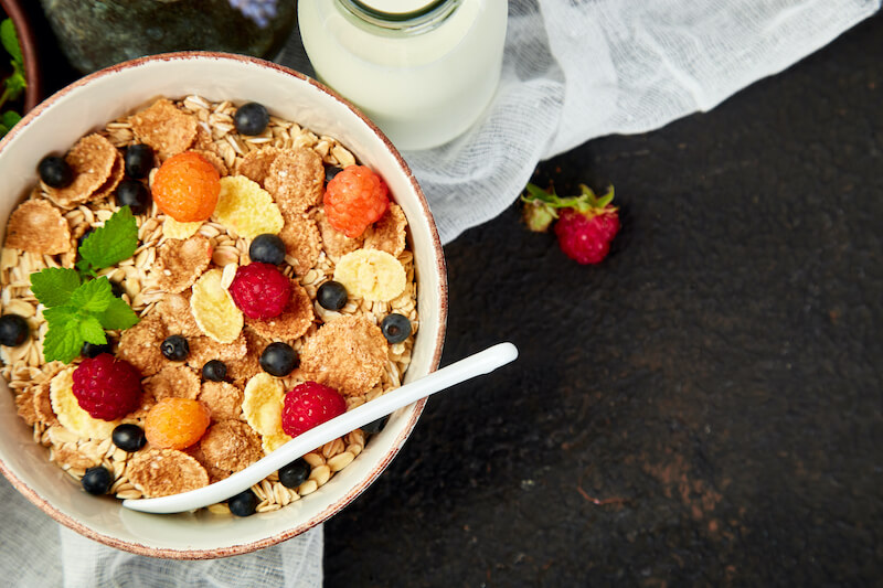 Pflaumenkern im Früchte-Müsli: Haftet der Hersteller für einen abgebrochenen Zahn?