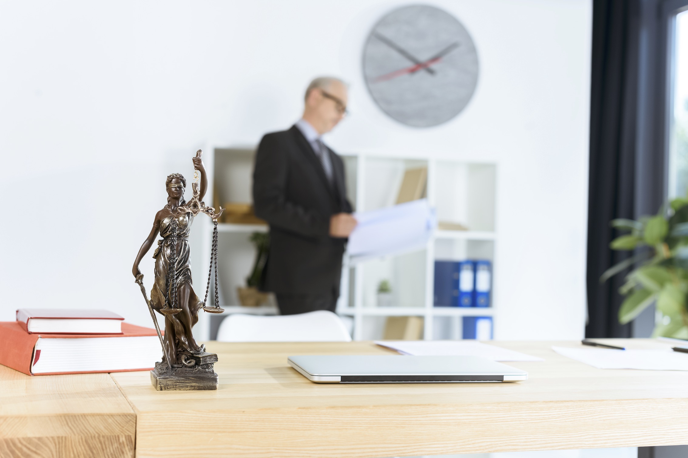 Zwischen Richterbank und Kanzlei