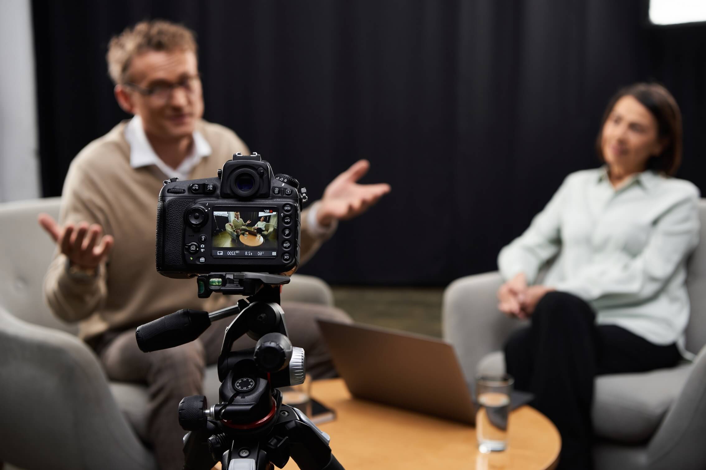 Fristlose Kündigung nach ZDF-Interview: Wie weit darf öffentliche Kritik am Arbeitgeber gehen?