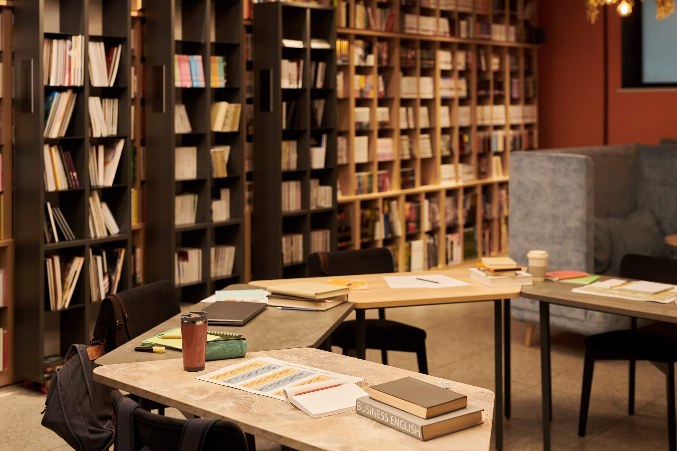 Stadtbibliothek als öffentliche Einrichtung: Darf eine Lesung wegen politischer Provokation abgesagt werden?