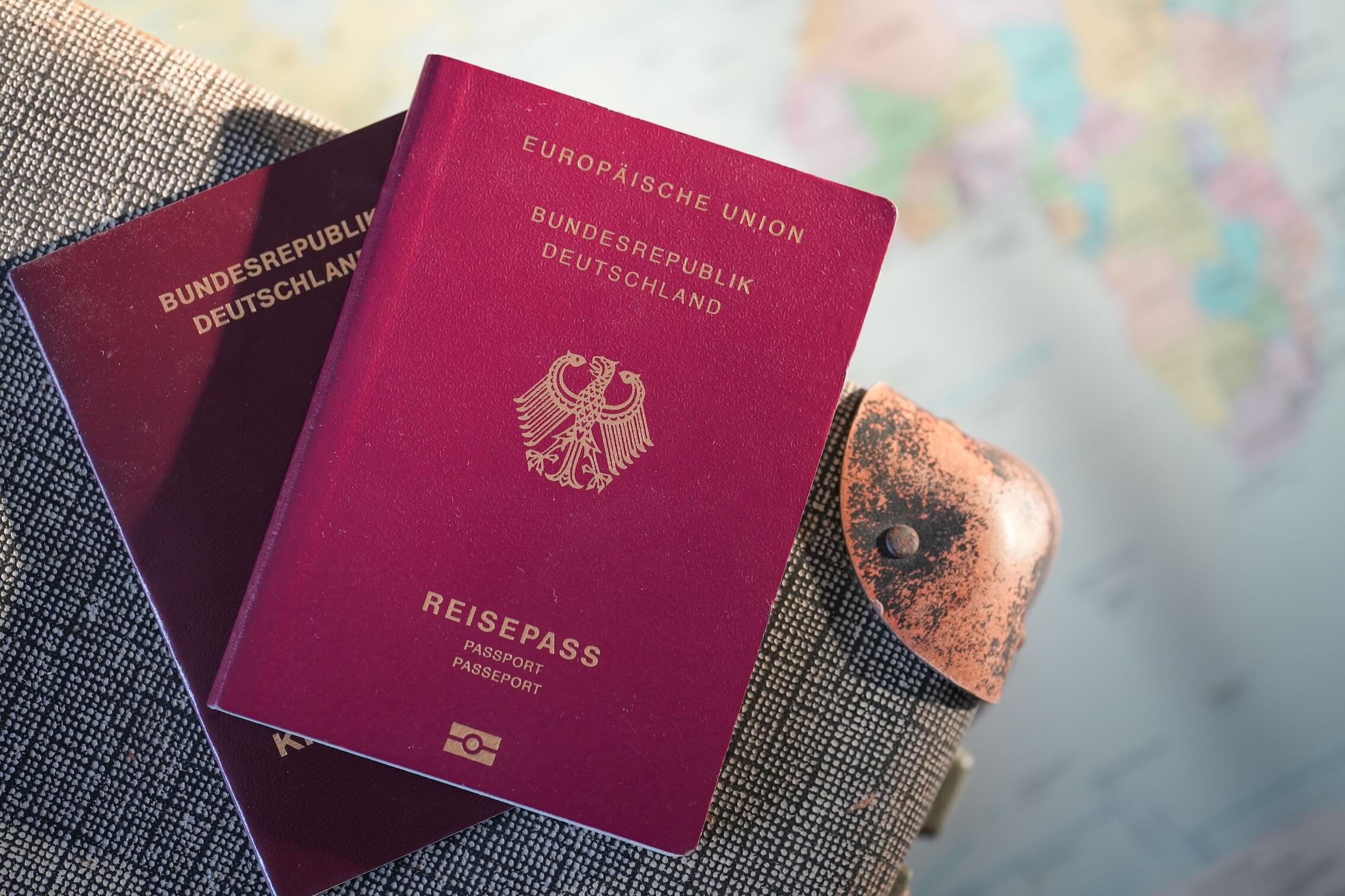 Das OLG Karlsruhe zur Urkundeneigenschaft eines Ausweisdokuments der „Republik Baden“